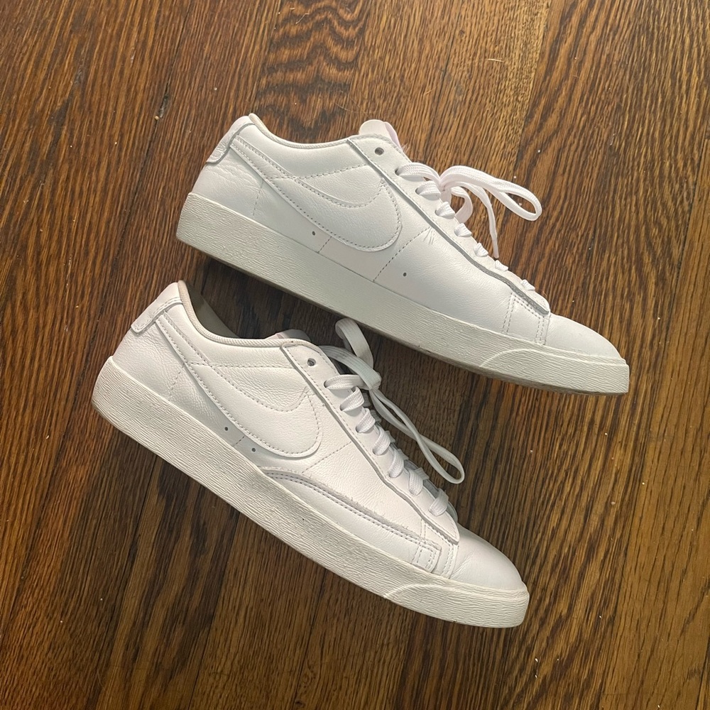 Nike court royale sneakers